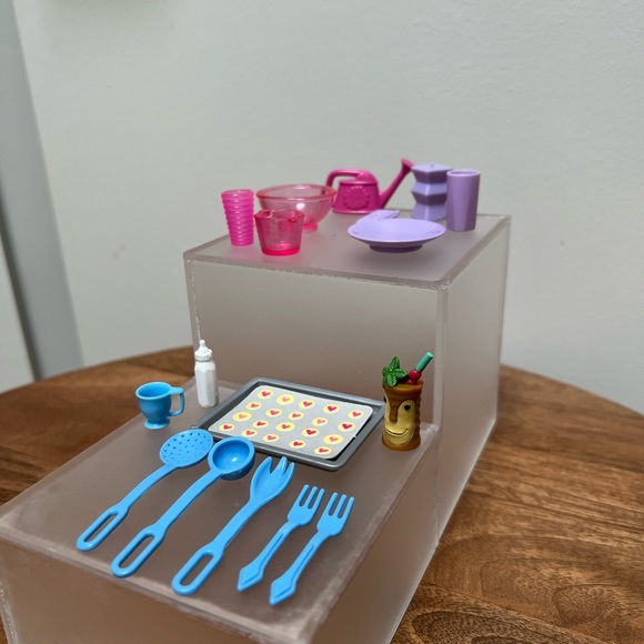 Barbie Kitchen Accessories - Picture 2 of 3